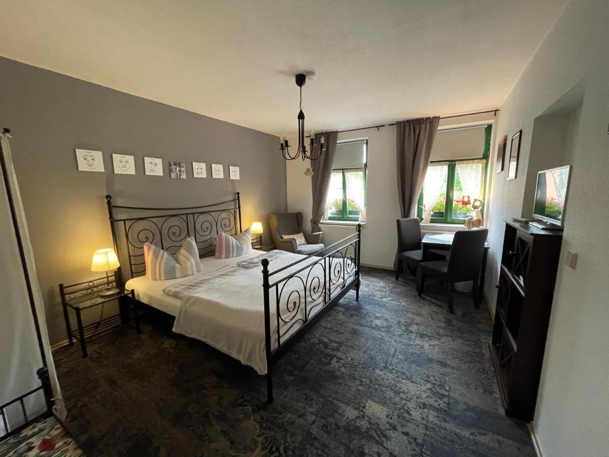 Pension Alt Naumburg Naumbourg Extérieur photo